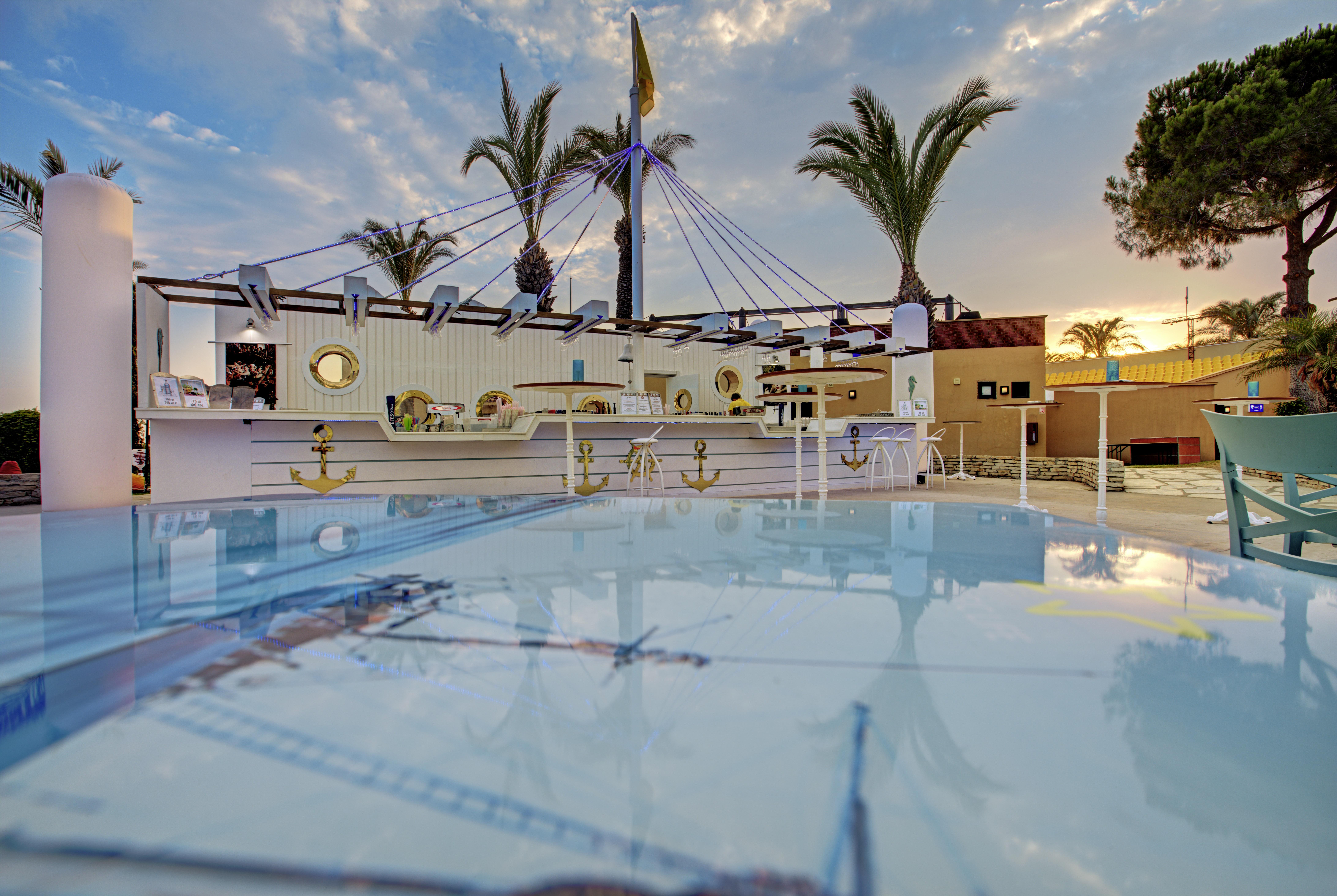 אנטליה Asteria Family Resort Belek מראה חיצוני תמונה The pool at the hotel