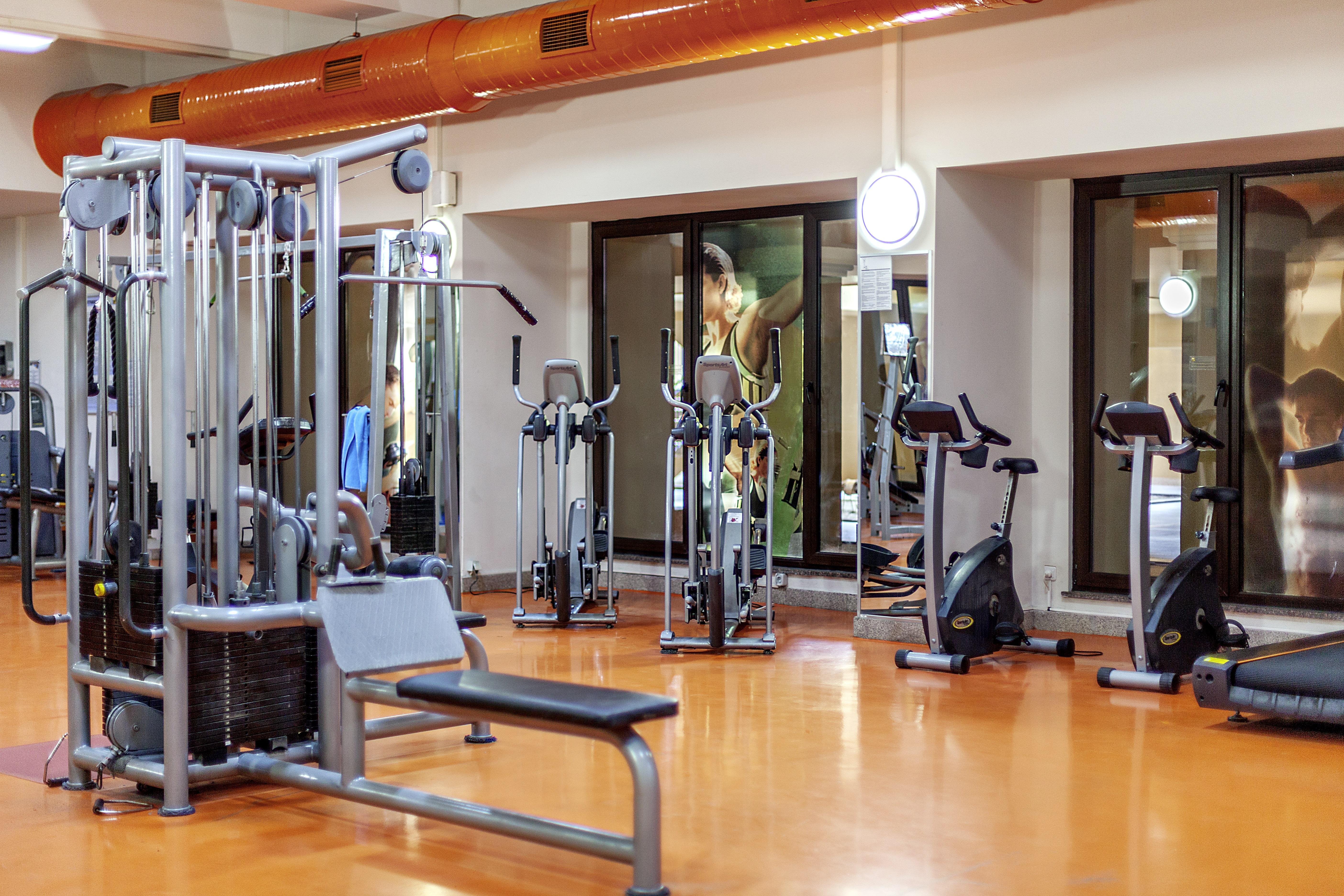 אנטליה Asteria Family Resort Belek מראה חיצוני תמונה A gym in a hotel