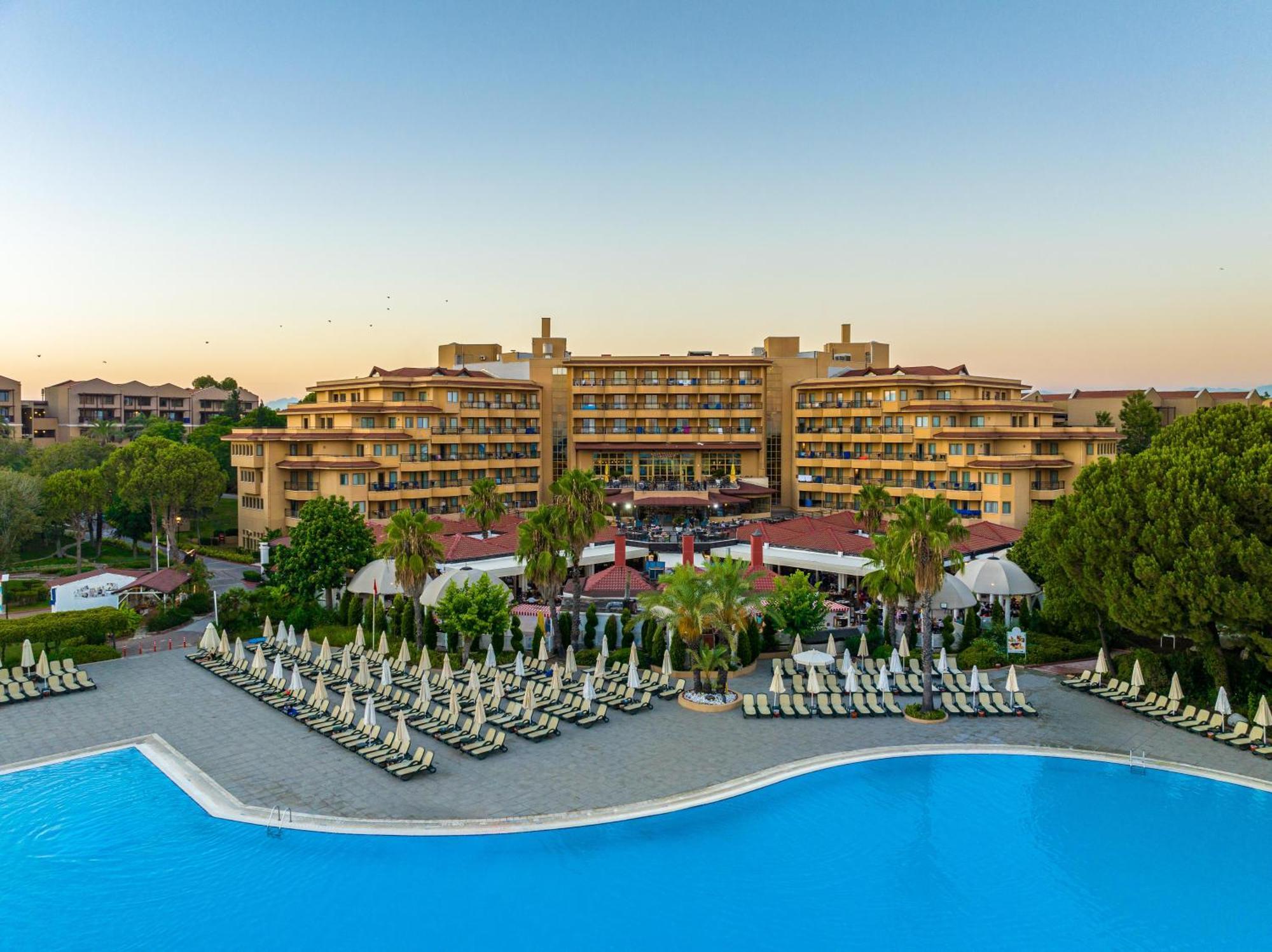 אנטליה Asteria Family Resort Belek מראה חיצוני תמונה The hotel in 2016