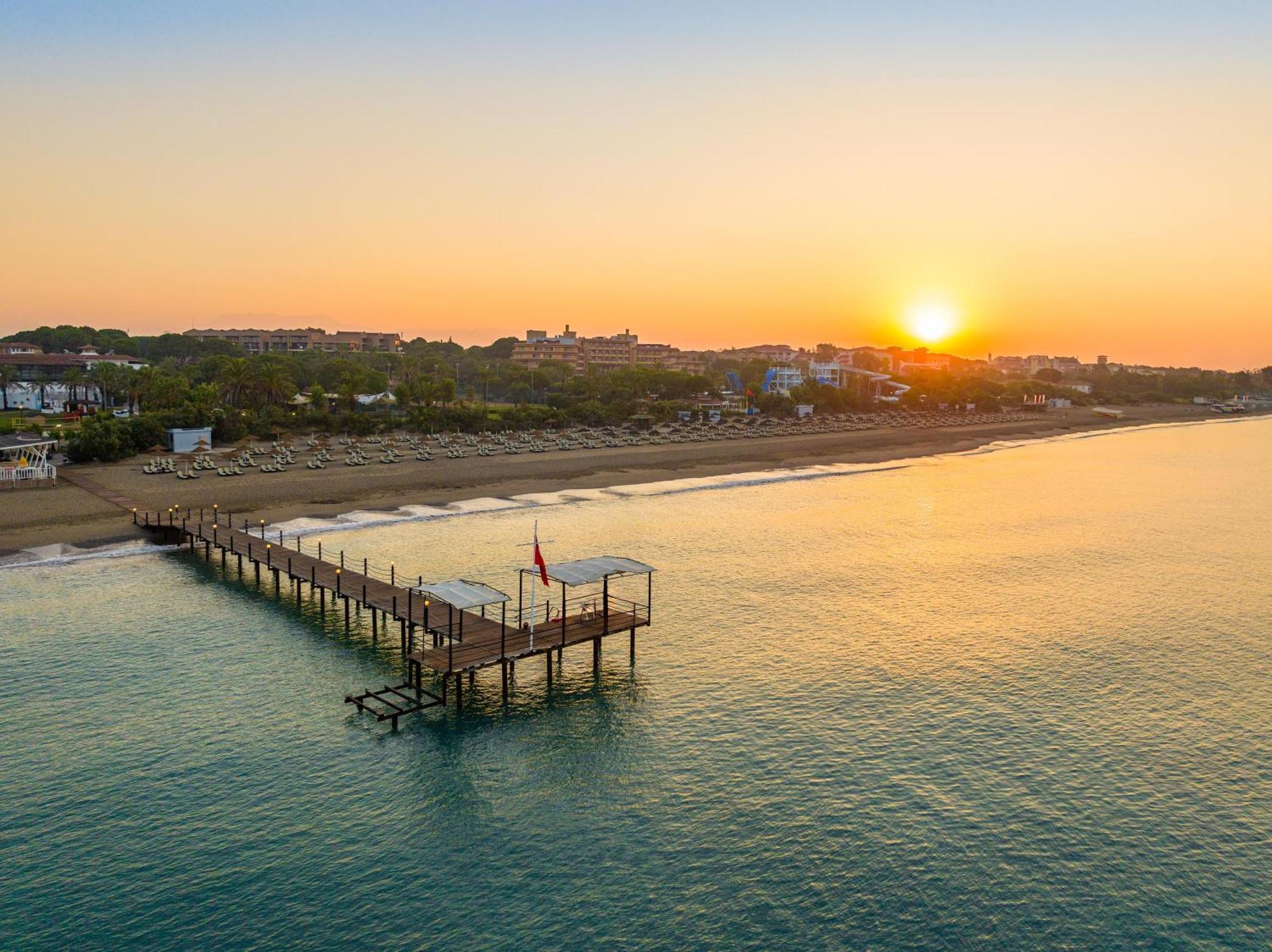 אנטליה Asteria Family Resort Belek מראה חיצוני תמונה Sunset at Ladies Beach