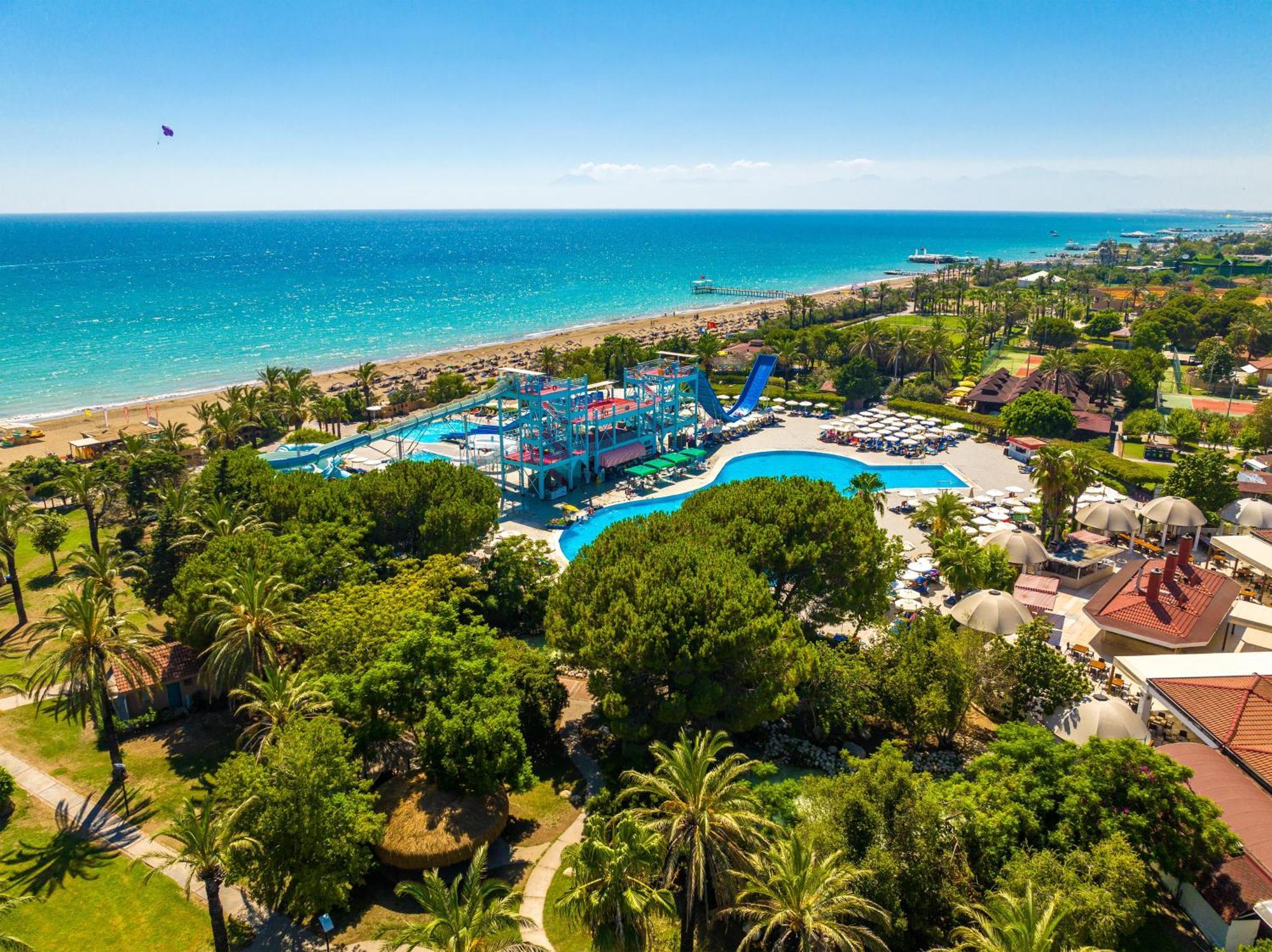 אנטליה Asteria Family Resort Belek מראה חיצוני תמונה Aerial view of the resort